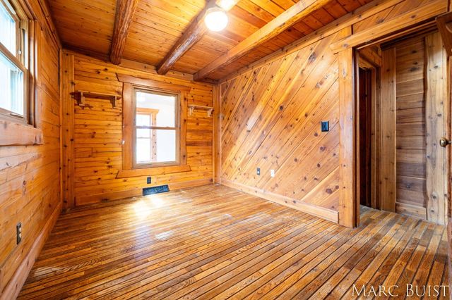 1876 Lake Michigan Drive NW, Grand Rapids, MI 49534