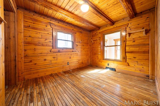 1876 Lake Michigan Drive NW, Grand Rapids, MI 49534