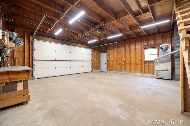 1876 Lake Michigan Drive NW, Grand Rapids, MI 49534