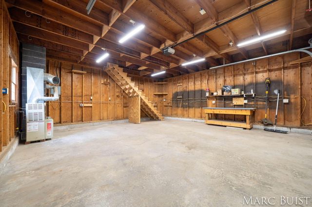 1876 Lake Michigan Drive NW, Grand Rapids, MI 49534