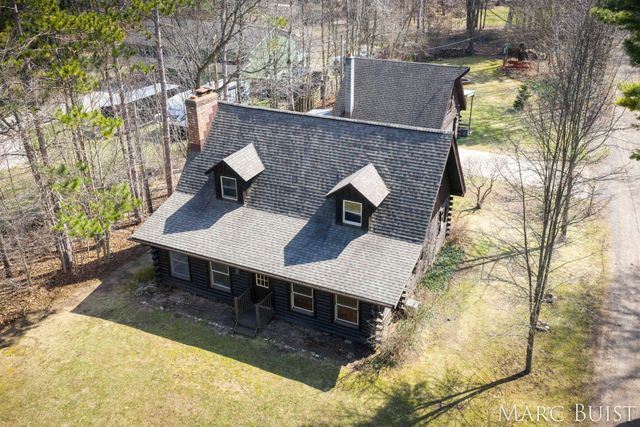 1876 Lake Michigan Drive NW, Grand Rapids, MI 49534