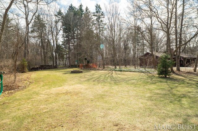 1876 Lake Michigan Drive NW, Grand Rapids, MI 49534