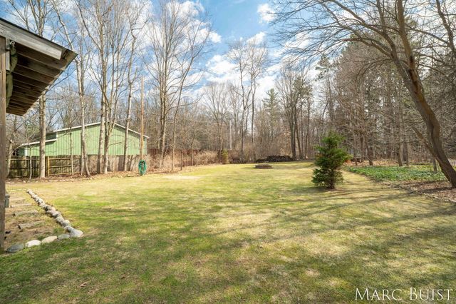 1876 Lake Michigan Drive NW, Grand Rapids, MI 49534