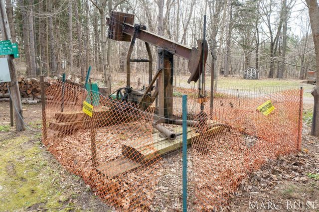 1876 Lake Michigan Drive NW, Grand Rapids, MI 49534