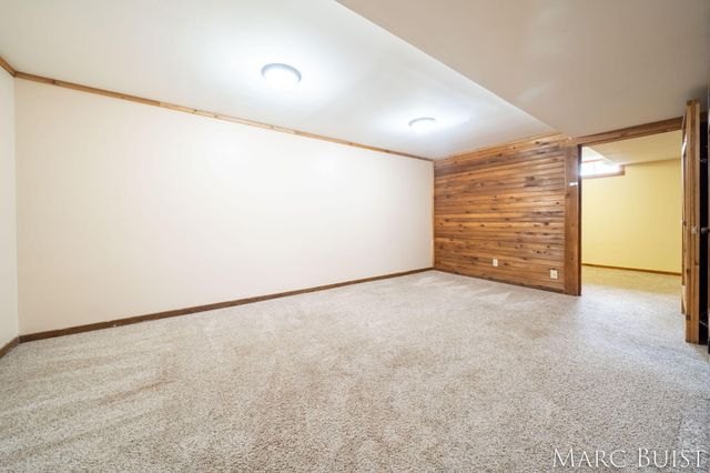 1876 Lake Michigan Drive NW, Grand Rapids, MI 49534