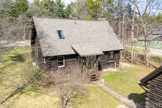 1876 Lake Michigan Drive NW, Grand Rapids, MI 49534