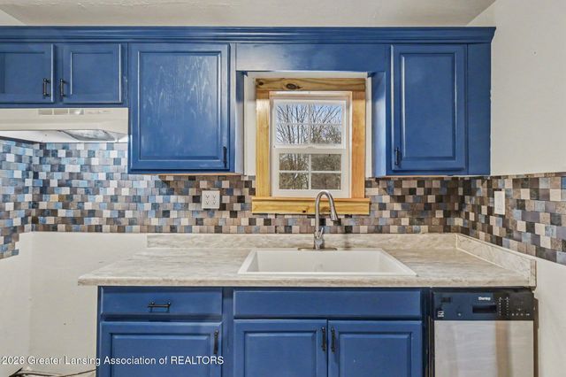 1761 Island Highway, Charlotte, MI 48813