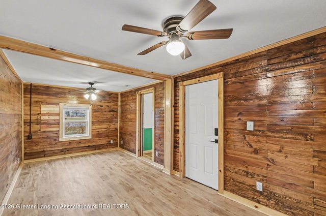 1761 Island Highway, Charlotte, MI 48813