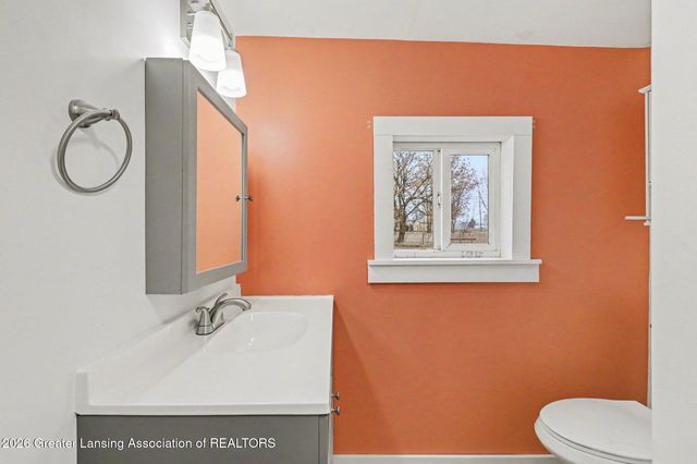 1761 Island Highway, Charlotte, MI 48813