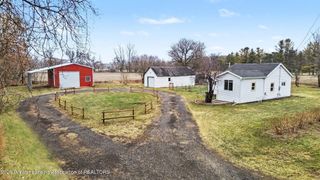 1761 Island Highway, Charlotte, MI 48813