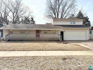 5209 W Thurman Dr Drive, Sioux Falls, SD 57106