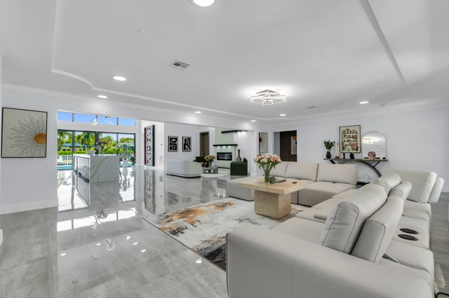 2121 NE 29TH Street, Lighthouse Point, FL 33064