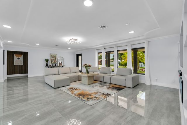 2121 NE 29TH Street, Lighthouse Point, FL 33064