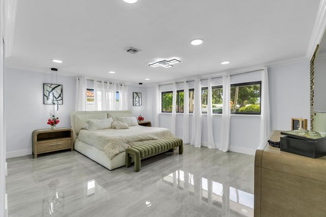 2121 NE 29TH Street, Lighthouse Point, FL 33064