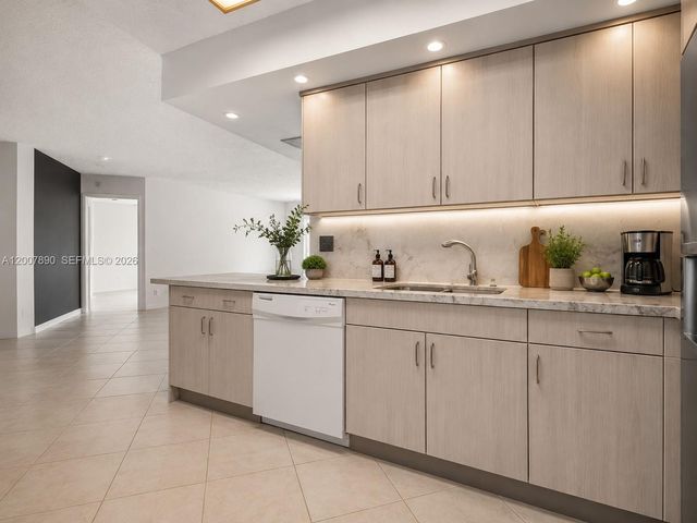 19195 NE 36th Court 1503, Aventura, FL 33180
