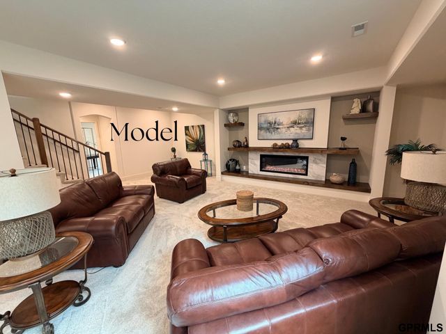 6708 S 200th Avenue, Gretna, NE 68135