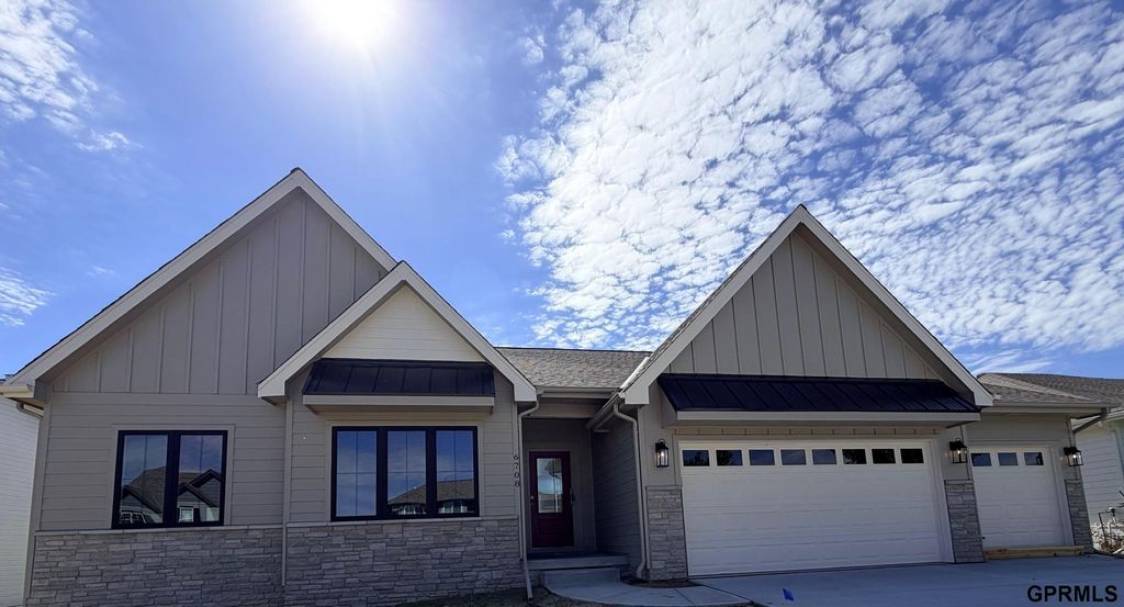 6708 S 200th Avenue, Gretna, NE 68135