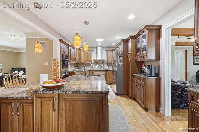 2210 Lancaster Road, Bloomfield Hills, MI 48302