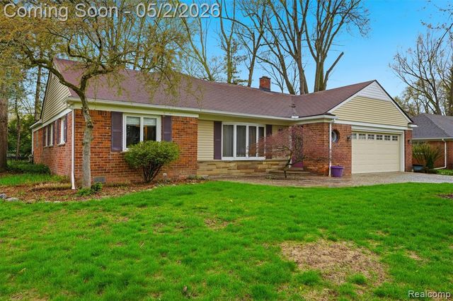 2210 Lancaster Road, Bloomfield Hills, MI 48302