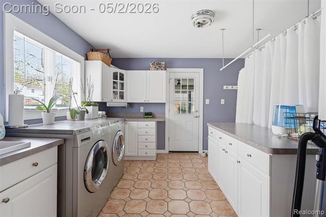 2210 Lancaster Road, Bloomfield Hills, MI 48302