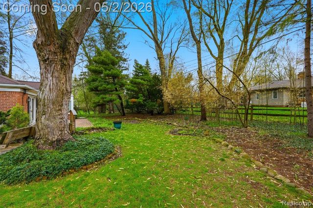 2210 Lancaster Road, Bloomfield Hills, MI 48302