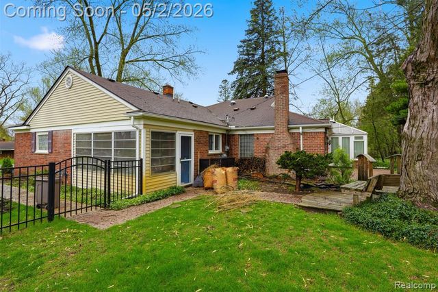 2210 Lancaster Road, Bloomfield Hills, MI 48302