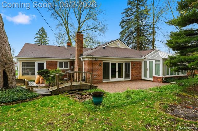 2210 Lancaster Road, Bloomfield Hills, MI 48302