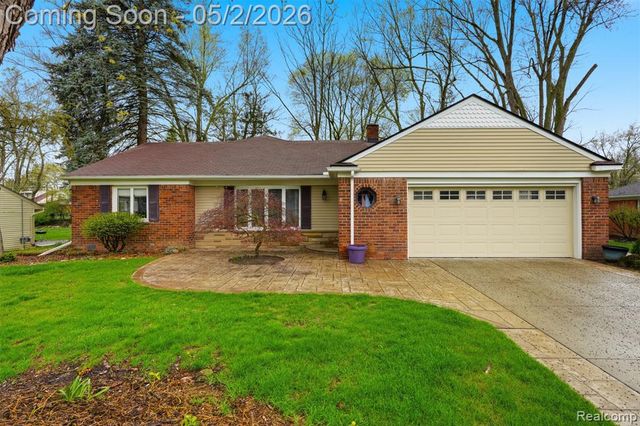 2210 Lancaster Road, Bloomfield Hills, MI 48302