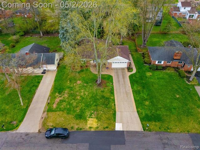 2210 Lancaster Road, Bloomfield Hills, MI 48302
