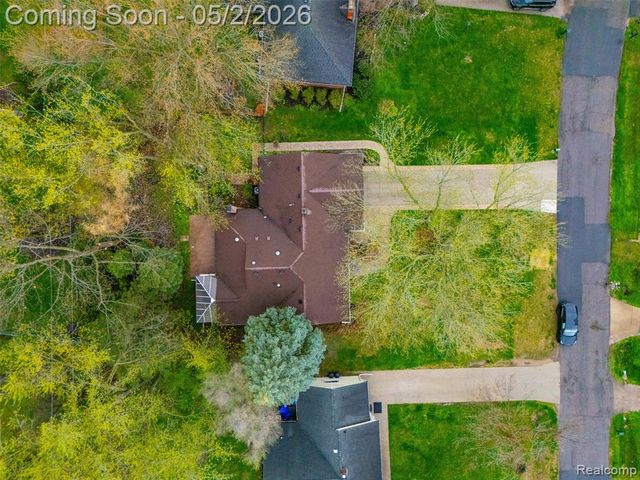 2210 Lancaster Road, Bloomfield Hills, MI 48302