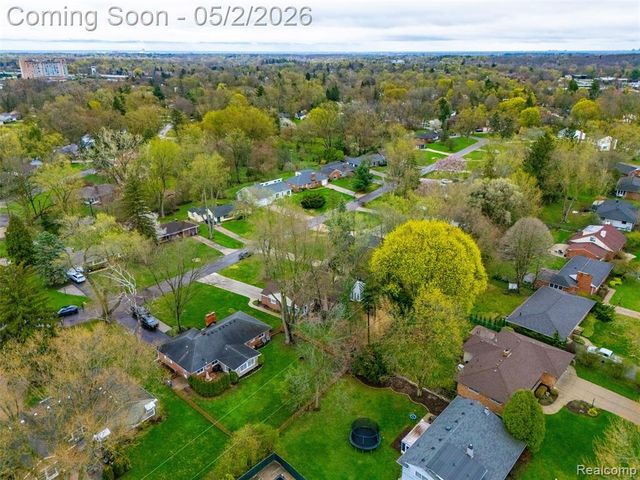 2210 Lancaster Road, Bloomfield Hills, MI 48302