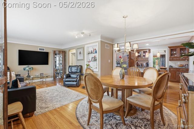 2210 Lancaster Road, Bloomfield Hills, MI 48302