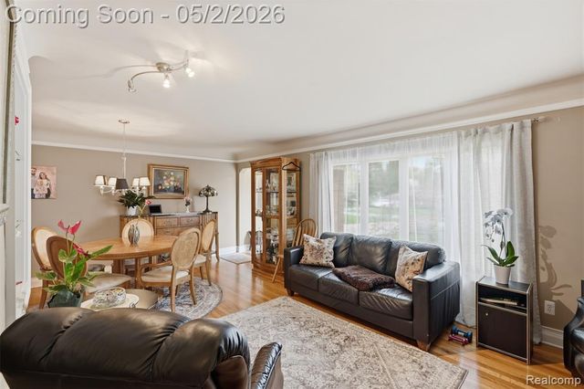 2210 Lancaster Road, Bloomfield Hills, MI 48302