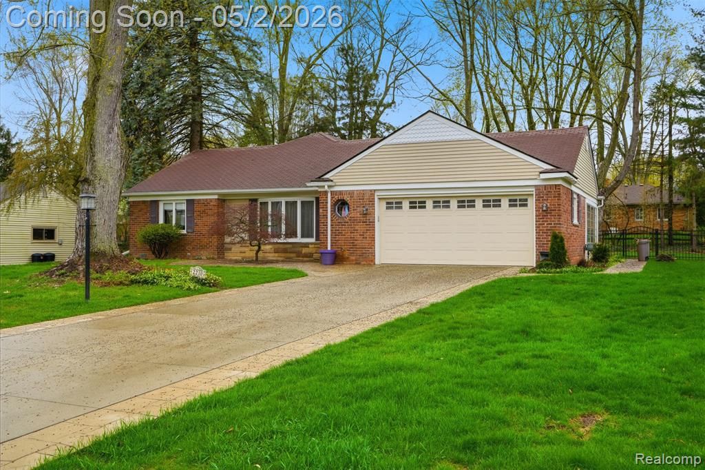 2210 Lancaster Road, Bloomfield Hills, MI 48302