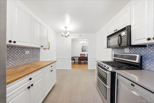 2080 Barnes Avenue Barnes Avenue 3B, Bronx, NY 10462