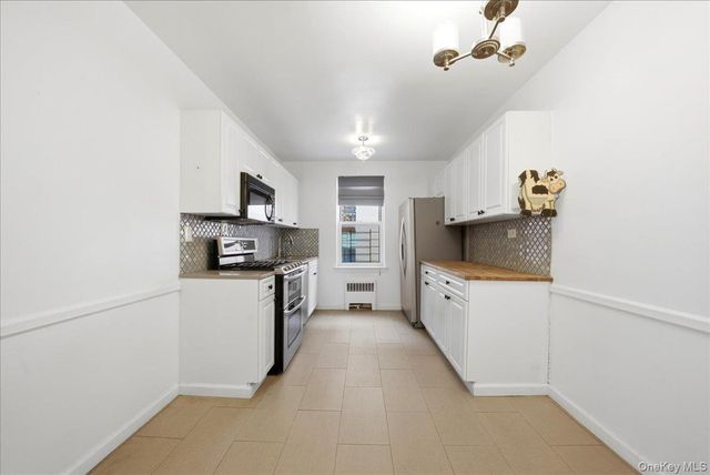 2080 Barnes Avenue Barnes Avenue 3B, Bronx, NY 10462