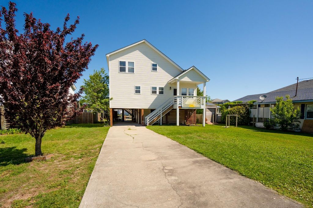 Image 1 of property listing at 322 Soundview Drive Lot 11, Kill Devil Hills, NC 27948