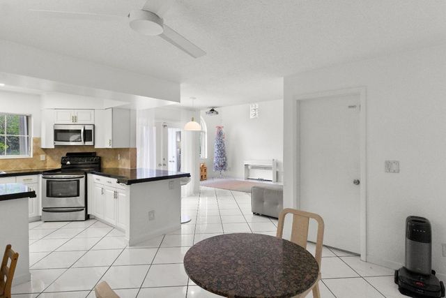 1045 SE 6th Avenue, Dania Beach, FL 33004