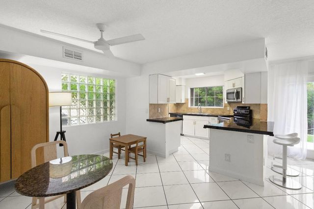 1045 SE 6th Avenue, Dania Beach, FL 33004