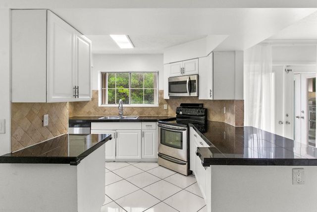 1045 SE 6th Avenue, Dania Beach, FL 33004