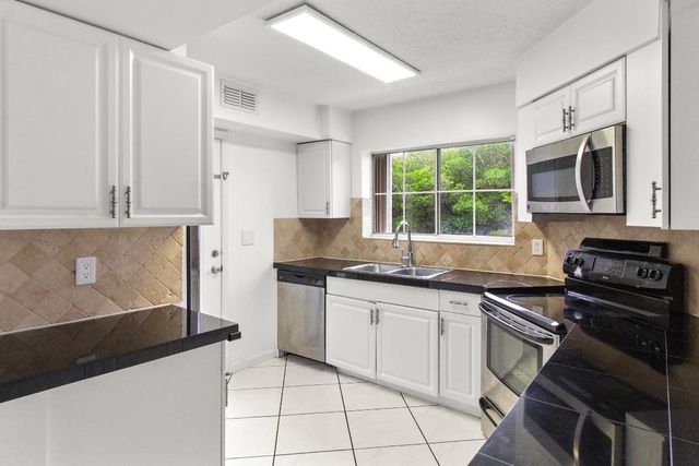 1045 SE 6th Avenue, Dania Beach, FL 33004