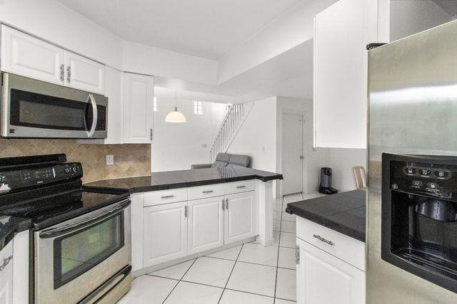 1045 SE 6th Avenue, Dania Beach, FL 33004