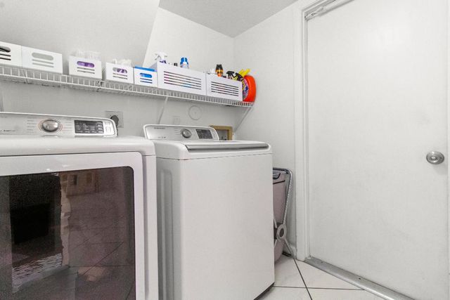 1045 SE 6th Avenue, Dania Beach, FL 33004