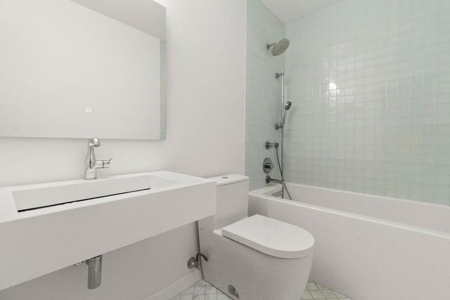 1045 SE 6th Avenue, Dania Beach, FL 33004