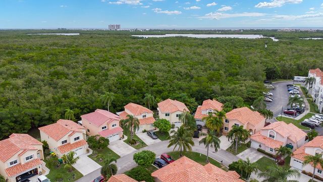 1045 SE 6th Avenue, Dania Beach, FL 33004