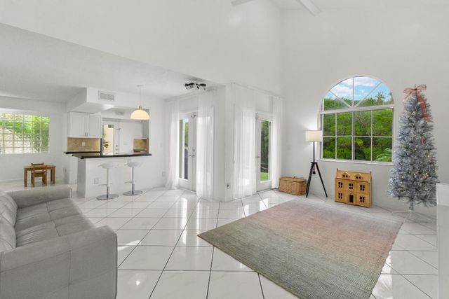 1045 SE 6th Avenue, Dania Beach, FL 33004