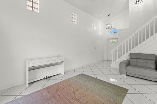 1045 SE 6th Avenue, Dania Beach, FL 33004