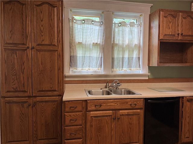 216 Center St, Slippery Rock Boro, PA 16057