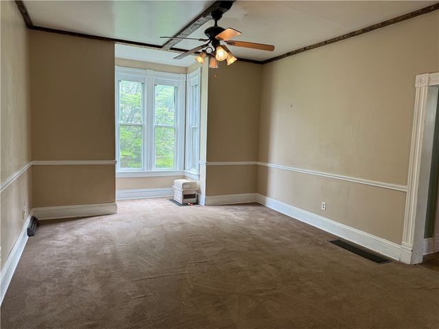 216 Center St, Slippery Rock Boro, PA 16057