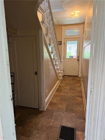 216 Center St, Slippery Rock Boro, PA 16057